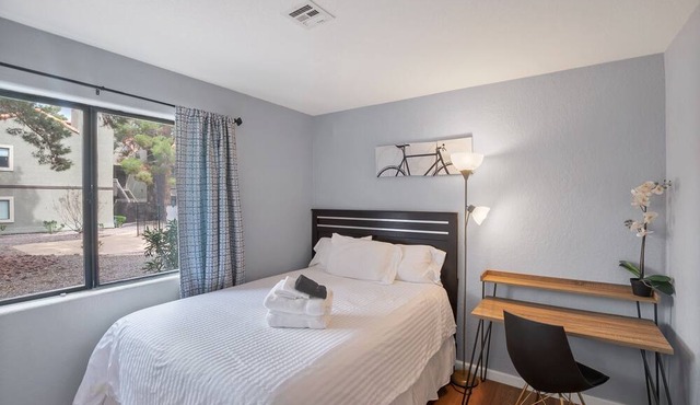 Superhost 5 Star ⭐️ Service Large 3 Bedroom in Las Vegas