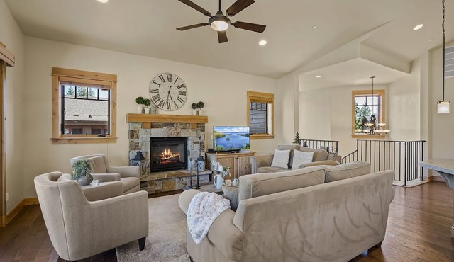 Modern Schaffer's Mill Home | AC, King | Golf Access | Near Lake, Trails & Town