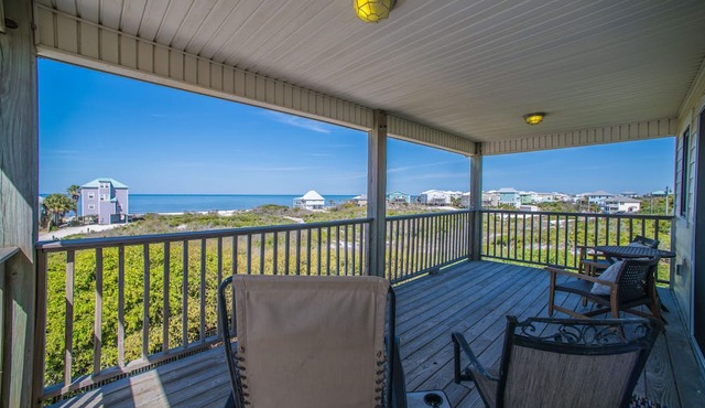 Adventures in Paradise - Private pool, gated doggy area, gas grill and more!