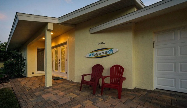 Villa near Cape Harbor, with large pool, whirlpool in Cape Coral