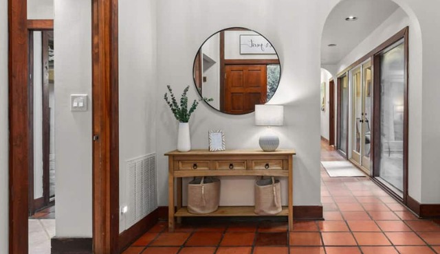 Amelia Island newly renovated with PRIVATE POOL, SPA, GOLF CART, BIKES,and more!