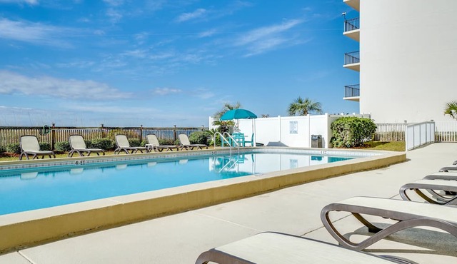 Beachfront Condo With Sunset Views, 3rd Floor, Pool, Mariner West