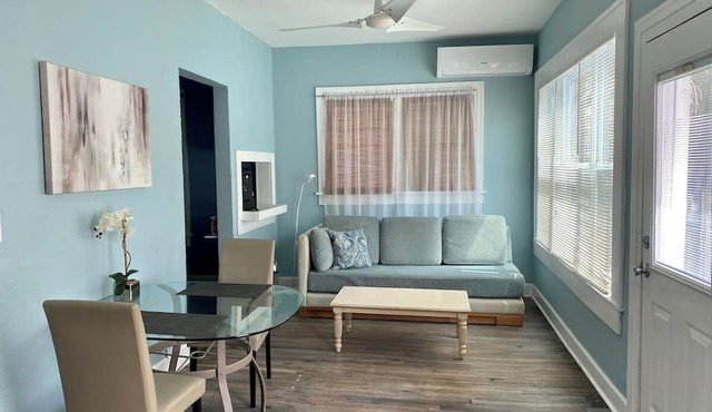 Gulfport 1BR-Semi-Private Beach in Gulfport