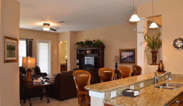 Elegant penthouse with ample space – the perfect place to connect and relax! in Orlando