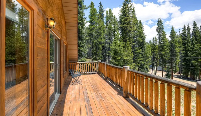 Beautiful cottage so close to Breck