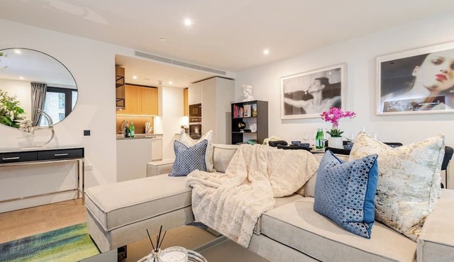 The London Dock HQ - 3 Beds for 6 Guests with AC