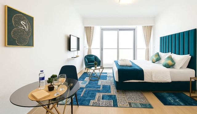 Luxurious & Modern Studio in JVC