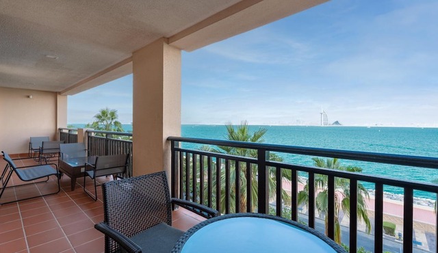 GuestReady - A Glimpse of Burj Al Arab