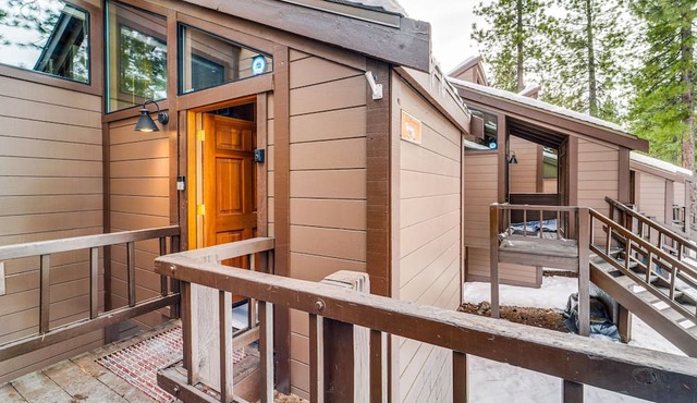 Northstar Resort Condo w/Hot Tub, Shuttle Access!