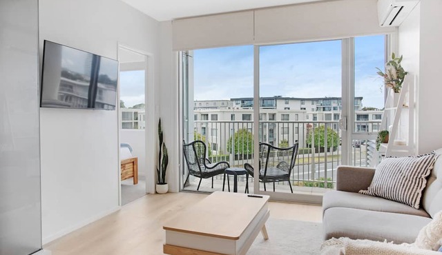 Spacious Stylish 2BR Carpark Aircon