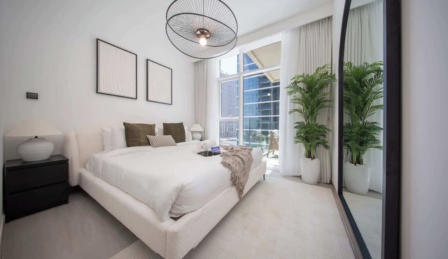 StayShort - Lavish 2BR in Business Bay Ideal for 6!