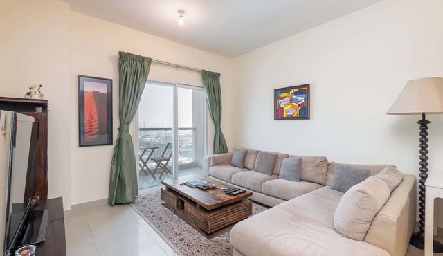 Free housekeeping visits during your stay - StayShort - Charming & Bright 1BR in Red Residence Dubai Sports City