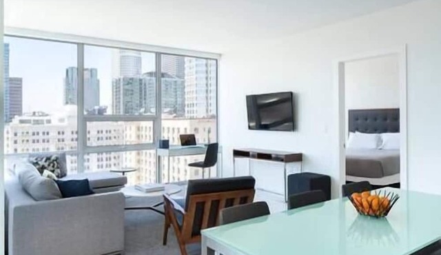 Highrise 2b 2b Apartment Conv Center-Heart Of Downtown LA in Los Angeles