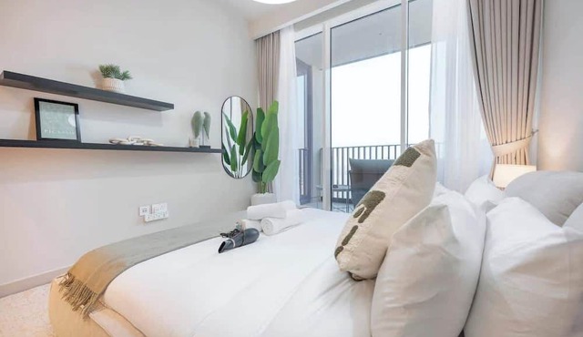 Free housekeeping visits during your stay - StayShort - Luxury 1BR in Dubai Creek Harbour Stunning Views Sleeps 4