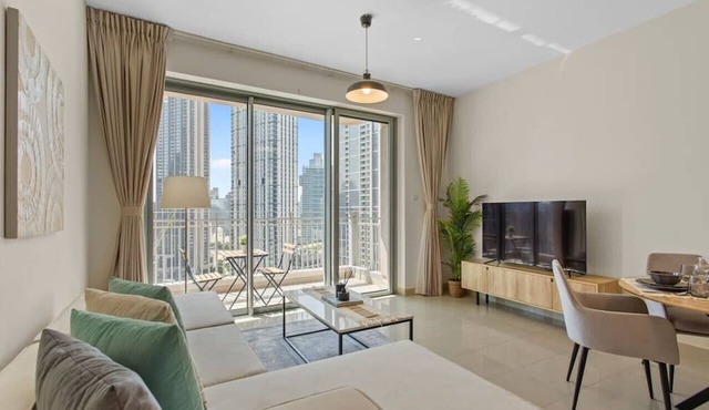 Upscale 1 bedroom in the heart of Downtown
