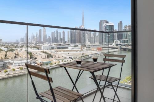 Luxury 2BR plus Maid Canal and Burj Khalifa Views
