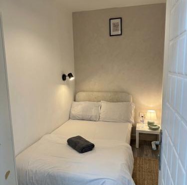 Nest & Stay Room In Barsha Heights