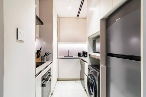 Luxury 1BR in JBR at Address Beach Resort Walk to Dubai Eye with Pool and Beach Access by La Brisa