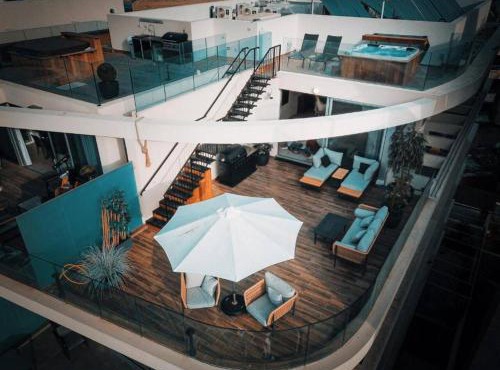 Beafront Pethouse 3 Bdrms W Jacuzzi