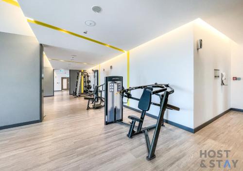 Refined 1BR in Creek Horizon, Creek Harbour - Host & Stay