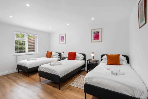 Coral Haven With Parking By My Getaways in Worthing