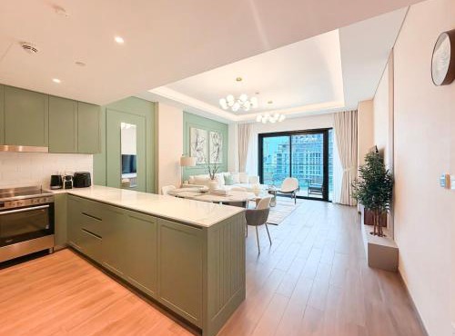 Prestigious 2 Bedroom Balcony Apt Central Park - City Walk
