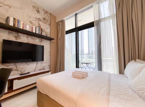 Modern Cozy Studio in Azizi Riviera-10