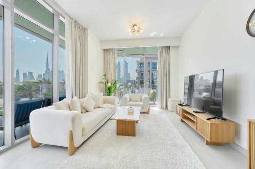 Elegant 2BR Maid Room Canal Front Skyline View