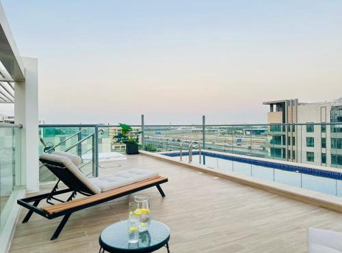 Penthouse with Private Pool Al Raha Lofts 1
