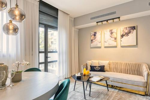 2 Br Apartment In Natanstrauss St Jerusalem Israel