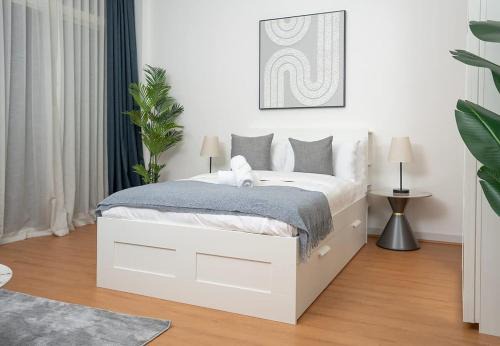 Elegant Studio at Arabian Gate - Dubai Silicon Oasis, with Pool & Free Parking