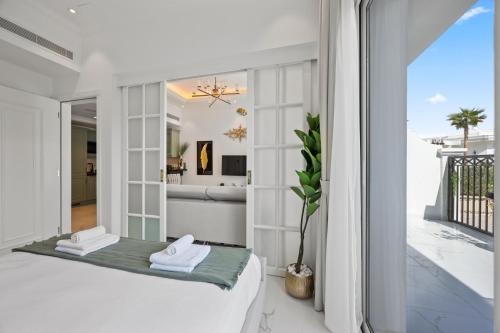 Benessere Luxe 1BR with Lagoon view Miracle Garden