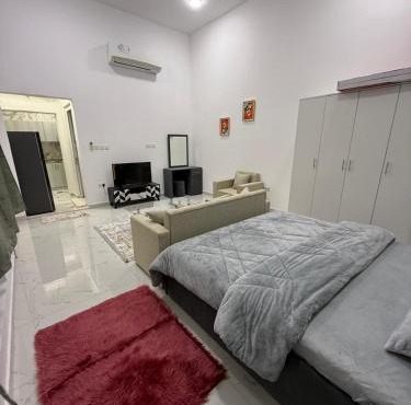 Furnished studio