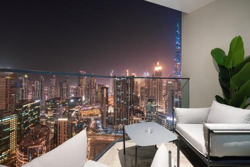 Sky Studio 41st floor - Burj View & Padel