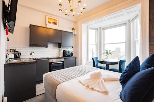 Superb Marina Hideaway- With kitchen and Wi-Fi in Dublin