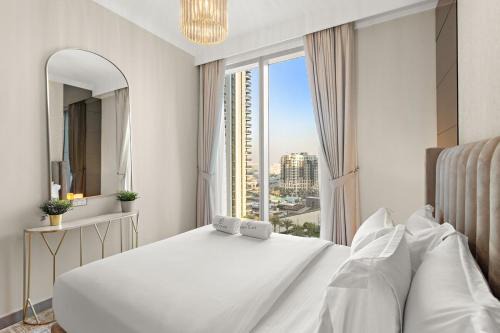 FIRST CLASS 2BR Luxe Stay Near Dubai Creek Hub