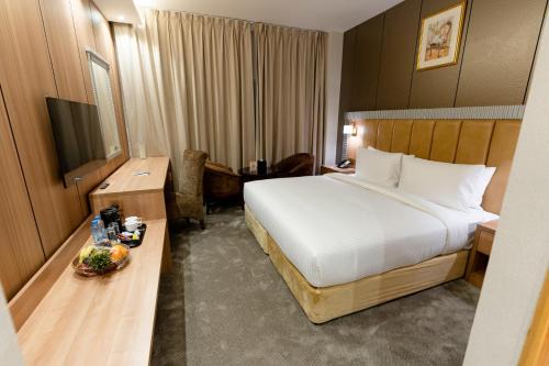 Luxe Grand Hotel