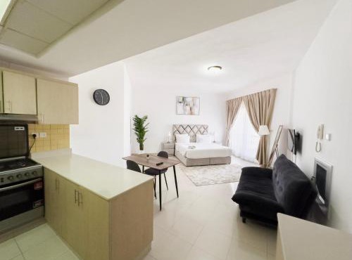 Spacious Studio Retreat in Bab Al Bahr