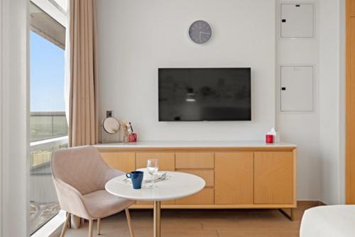 FIRST CLASS Studio Stylish , Prime Location
