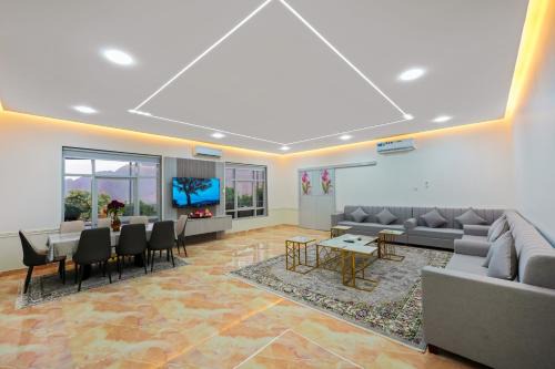 The Sunshine Farm by Al Dana Paradise Luxury 6BR Secluded Nature Mountains