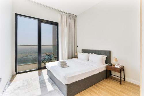 Cozy 1BR Apartment, 20 Min to Jebel Ali Beach