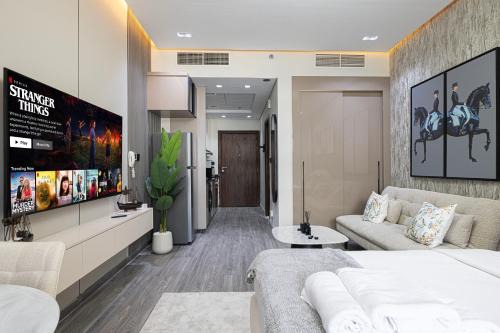 Stylish Silicon Oasis Studio Near Mall & Airport
