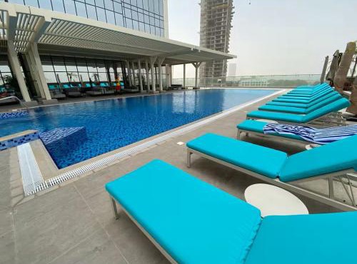 Vogue Vacation Homes, Novotel Residences JVT near Springs Souk Mall, Studio Apartment with Balcony and City View, Access to all Amenities