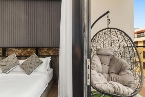 Stylish 2 Bedrooms, Pool, Gym & Family-Friendly