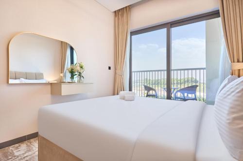 STAY BY LATINEM Luxury 1BR Holiday Home CA 0305 Near Burj Khalifa