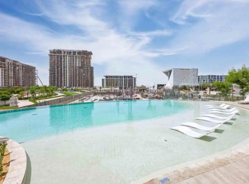 Elegant 1 Bedroom with Balcony in City Walk