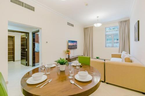 RH - Spacious & Bright 01BR, Walk away to mall of Emirates