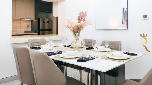 Elegant 2BR Haven - Al Raha Chic Bliss Escape