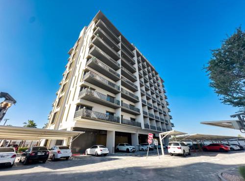 ALiving Elegant 1BR Apartment with Balcony I MAG960