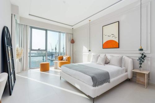 Luxury 2BR and Study Water View in Al Wasl